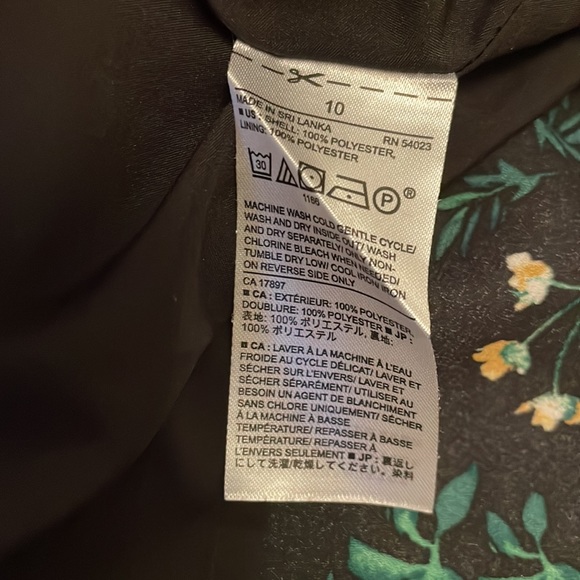 Dark floral skirt - Picture 5 of 6